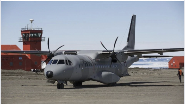 Marina confirma dos muertos tras accidente de vuelo médico en Galveston, Texas; hay cuatro heridos